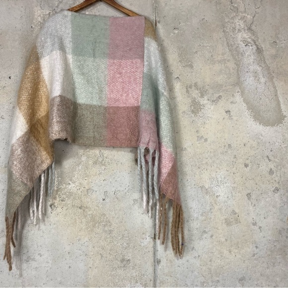 Unbranded pink tan plaid tassel shawl poncho one size - Picture 1 of 5